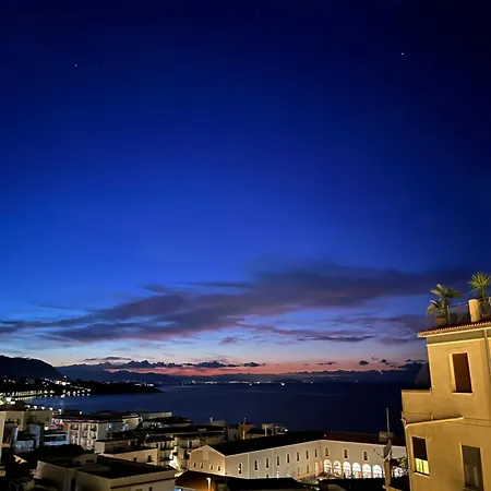 Window On The Sunset Apartamento